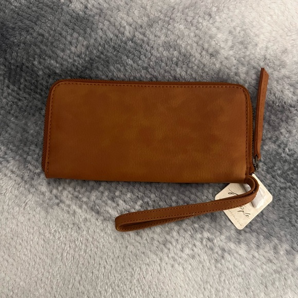 NWT Free People Vegan Wallet - Picture 2 of 3